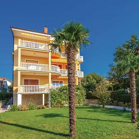 Awesome In With 2 Bedrooms And Wifi Apartment Selce